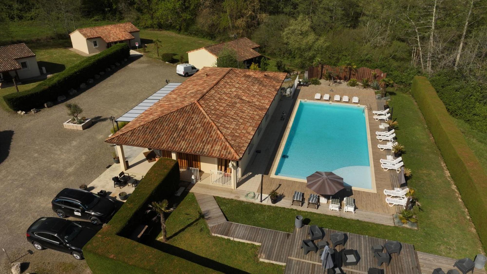 Hotel Les Lodges D'Eauze ภายนอก รูปภาพ